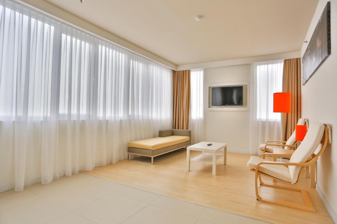 Harris Hotel Pontianak Εξωτερικό φωτογραφία