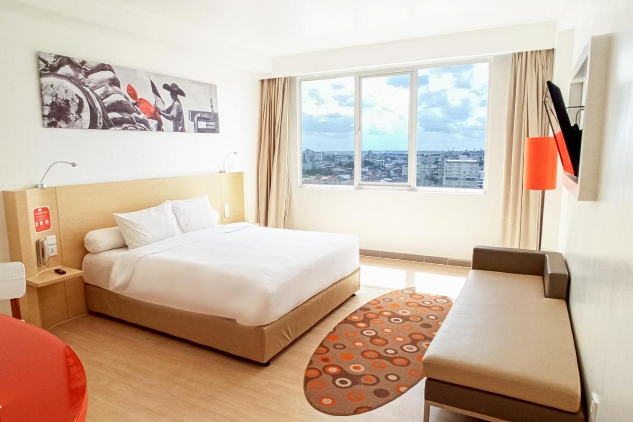 Harris Hotel Pontianak Εξωτερικό φωτογραφία
