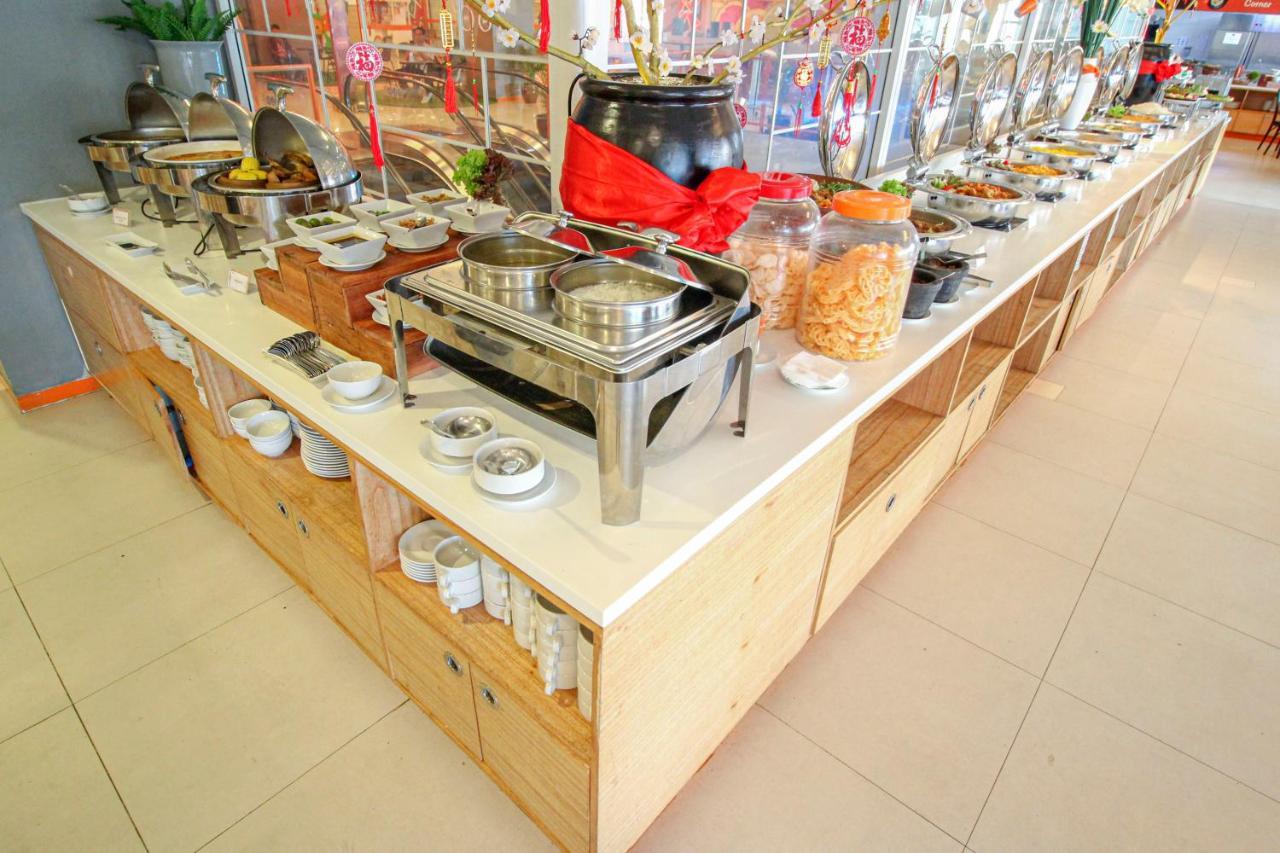 Harris Hotel Pontianak Εξωτερικό φωτογραφία